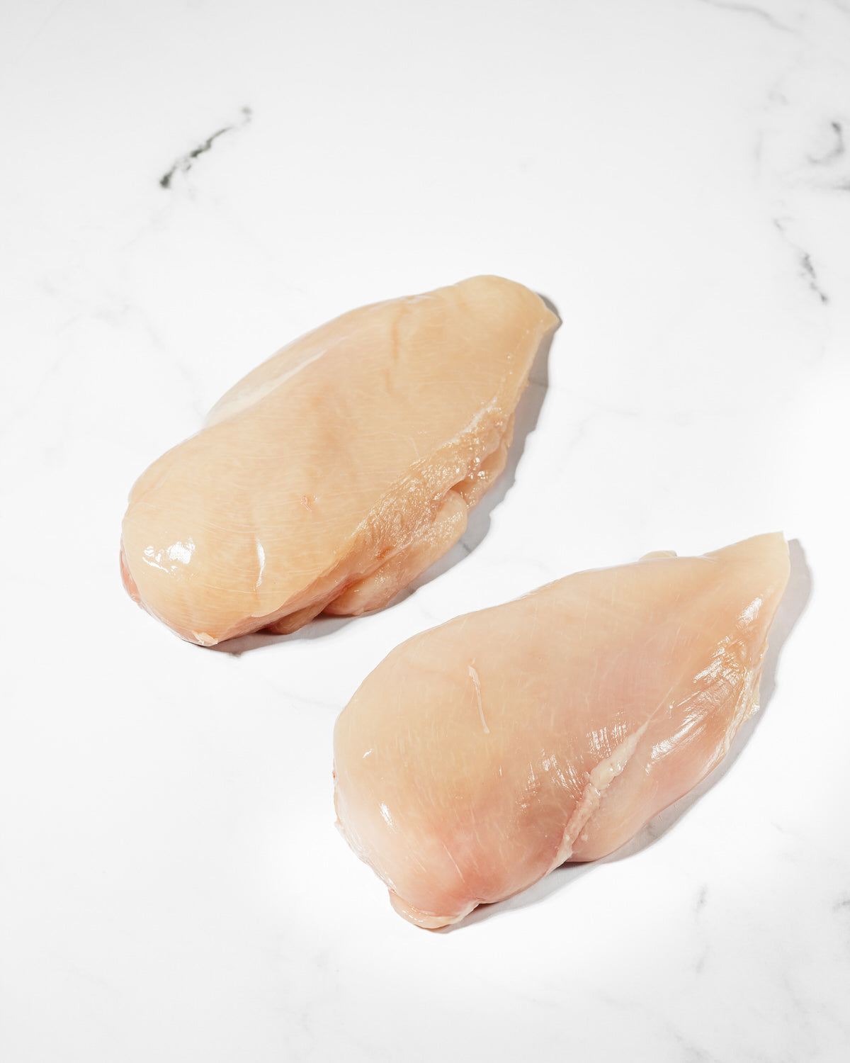 Pechugas de pollo de granja blancas